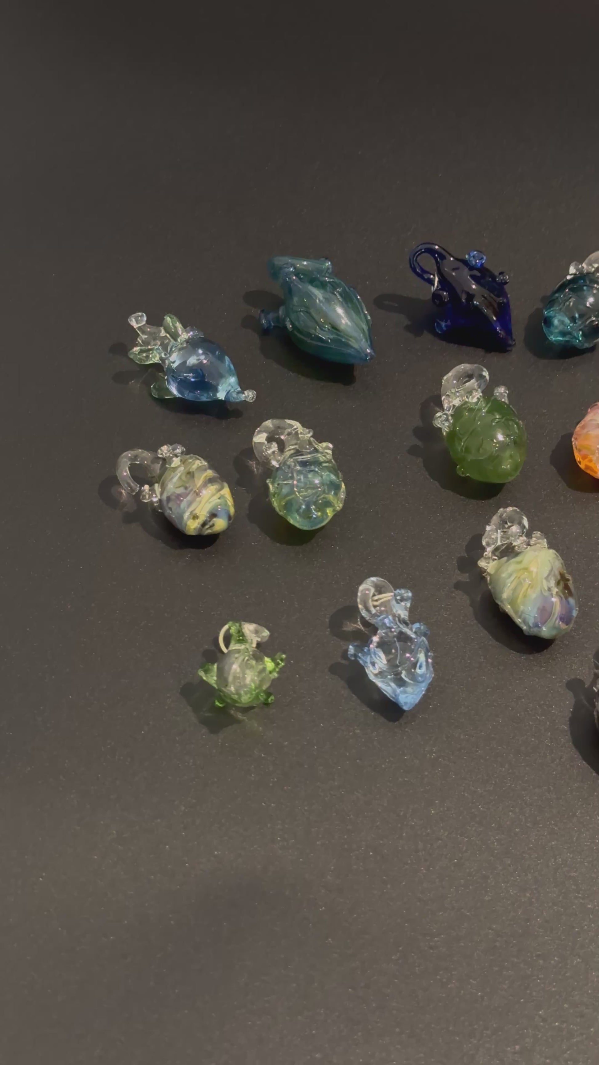 Corazón — Handblown Glass Heart Pendant